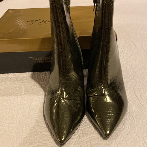 Boots - Picture 2 of 5